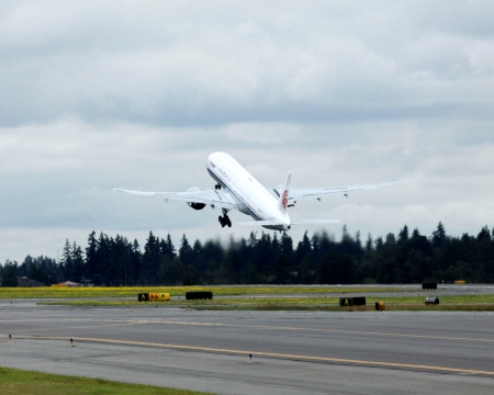 全新波音777-300ER首次加盟國航機隊